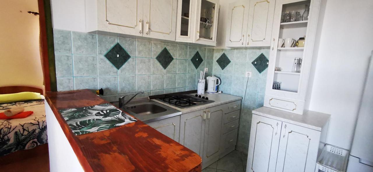 Apartmani Marija Колан Екстериор снимка