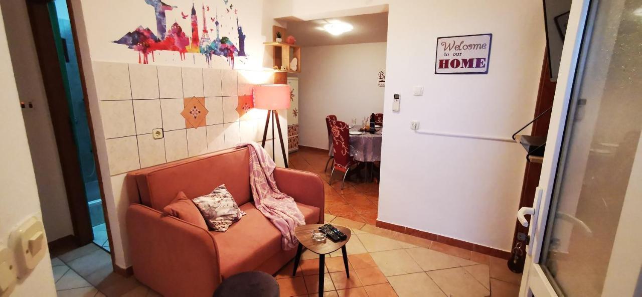 Apartmani Marija Колан Екстериор снимка