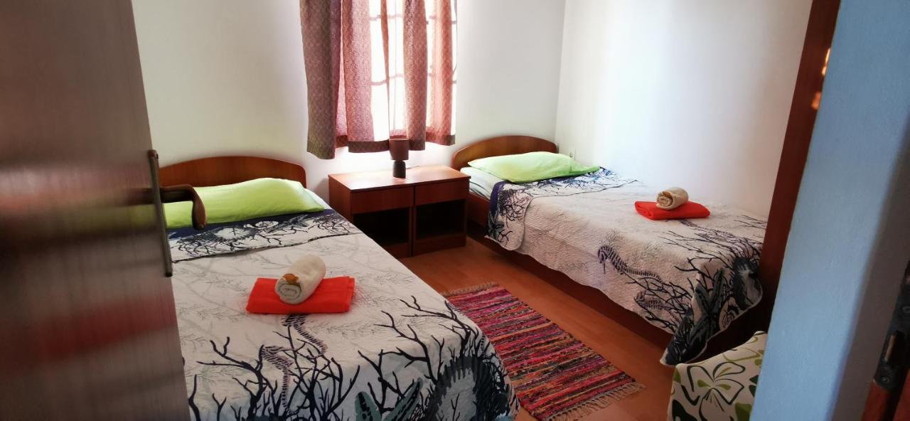 Apartmani Marija Колан Екстериор снимка