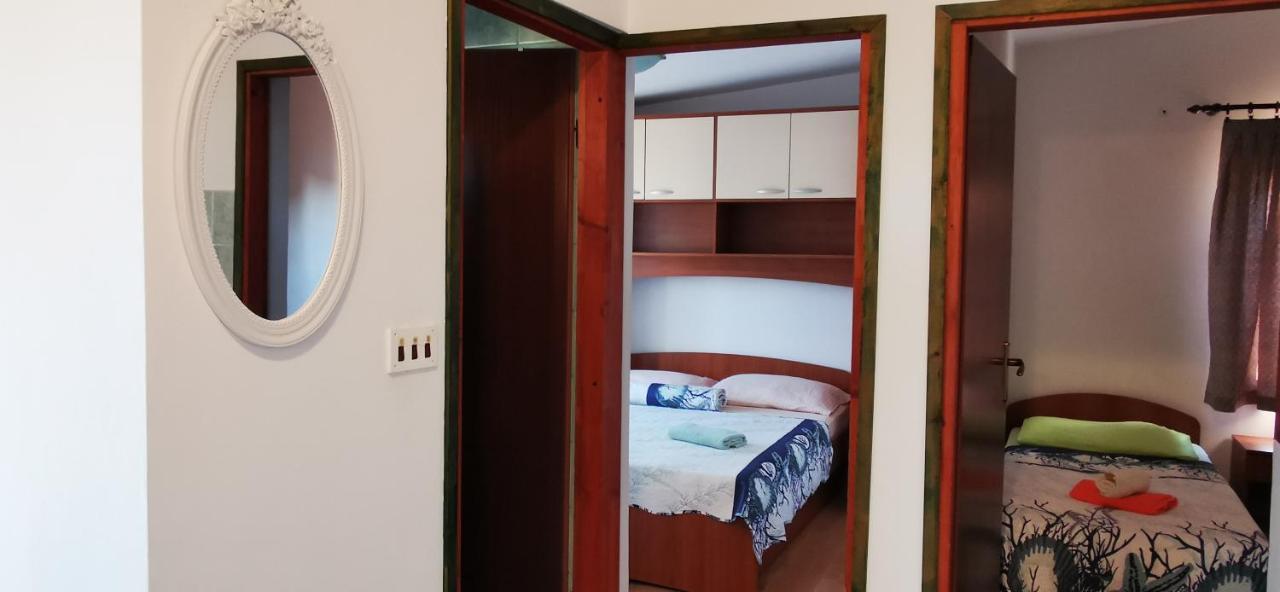 Apartmani Marija Колан Екстериор снимка