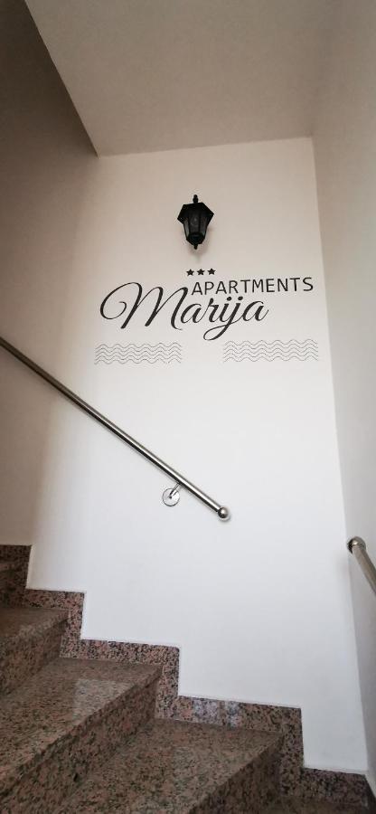Apartmani Marija Колан Екстериор снимка