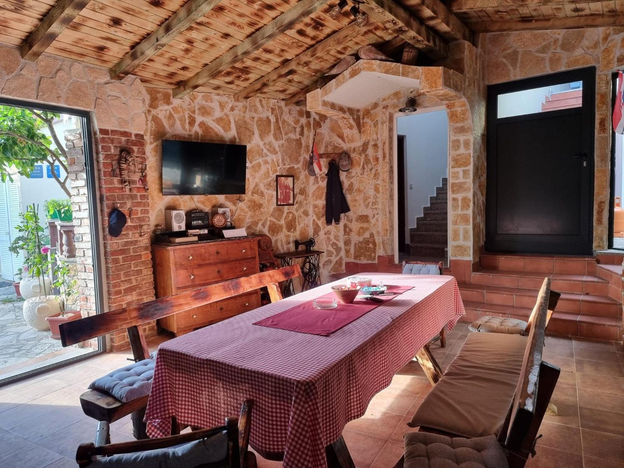 Apartmani Marija Колан Екстериор снимка